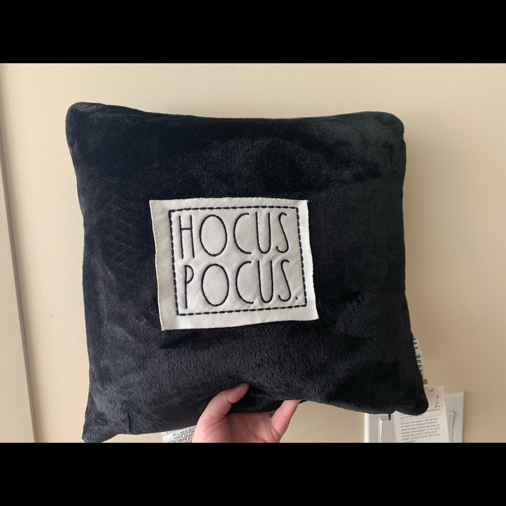 🇺🇸 Rae Dunn HOCUS POCUS pillow